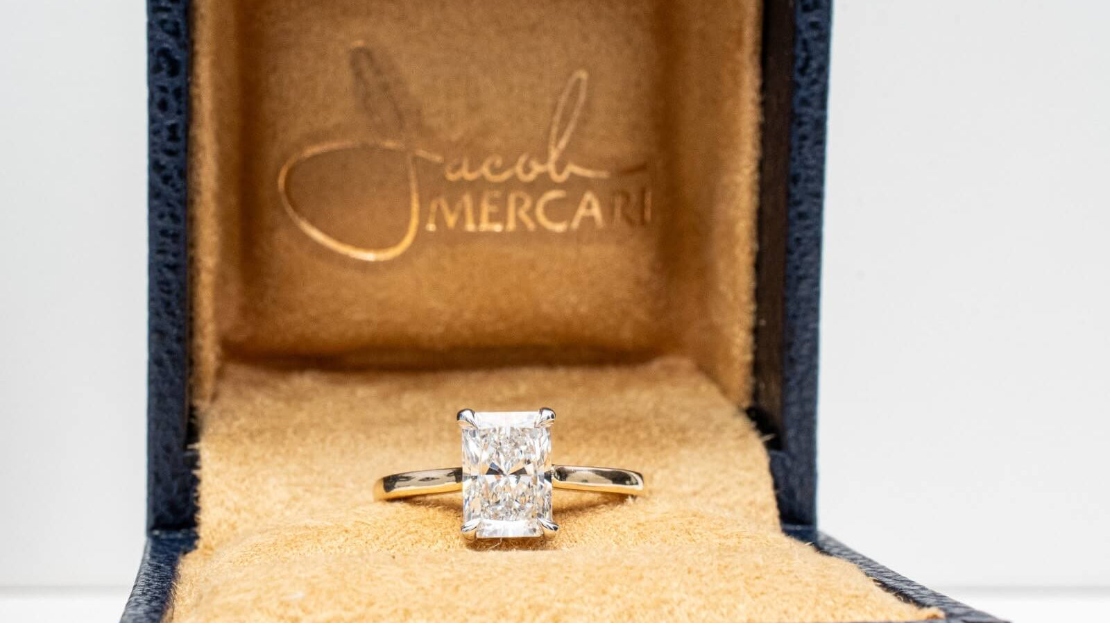 How to Buy an Engagement Ring Online in Canada: What to Look for Before You Order