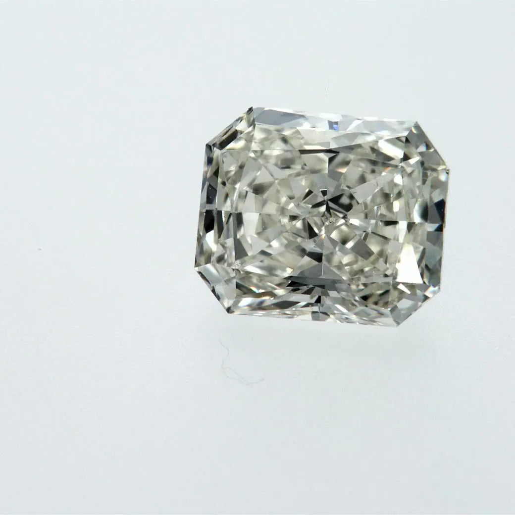 0.72ct Radiant Natural Diamond (Colour J, Clarity VS2, GIA Certified)