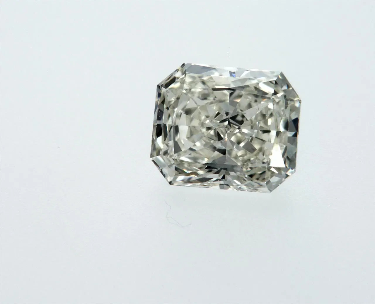 0.72ct Radiant Natural Diamond (Colour J, Clarity VS2, GIA Certified)