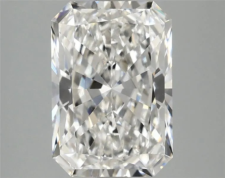 2.88ct Radiant Lab Grown Diamond (Colour G, Clarity VVS2, IGI Certified)